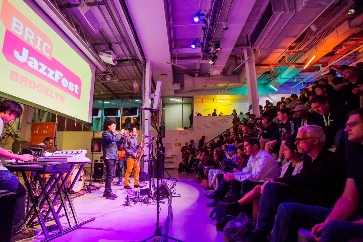 bric-lobby-stoop-performance