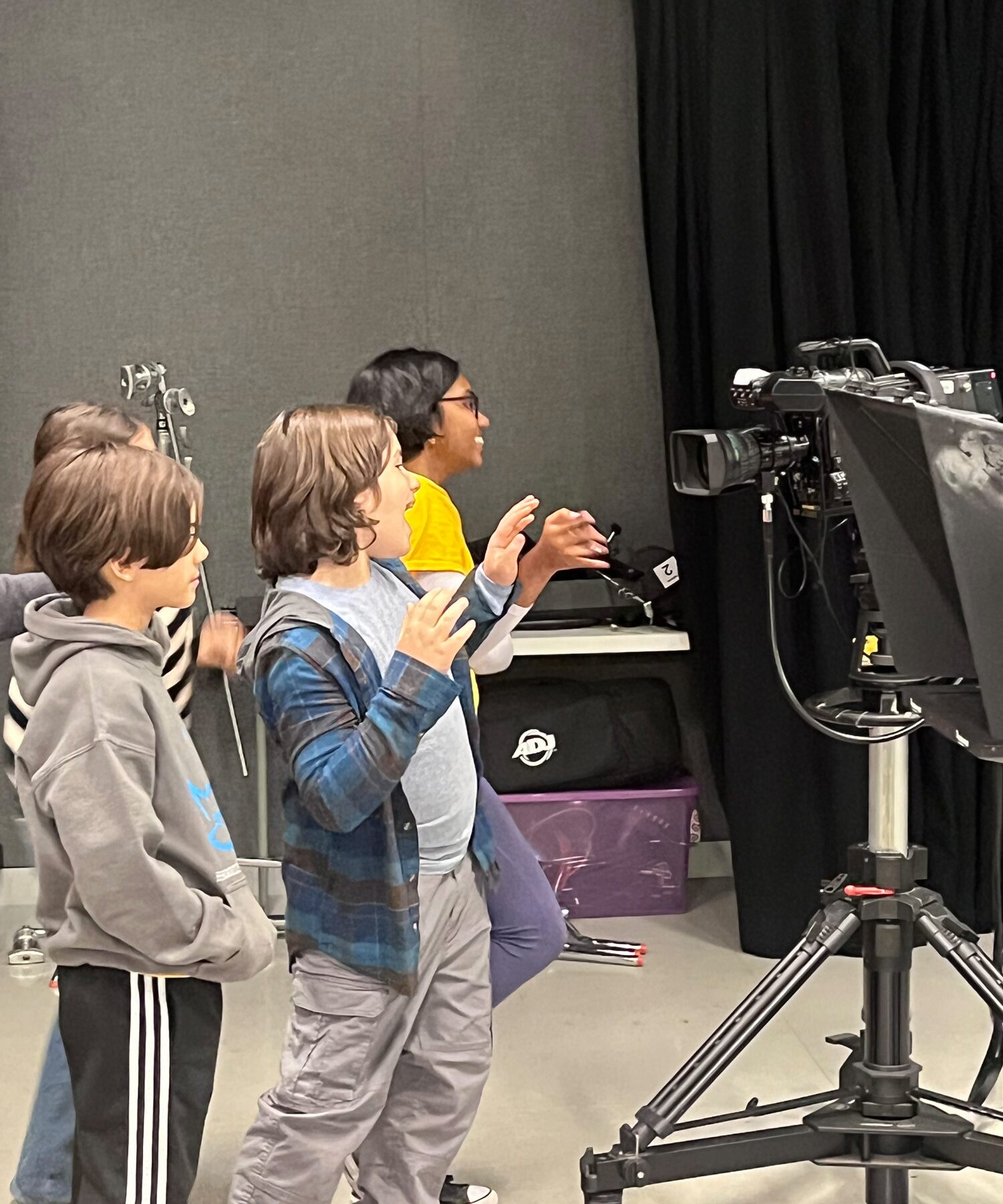 https://bricartsmedia.org/wp-content/uploads/2023/10/bric-youth-ed-2.jpg